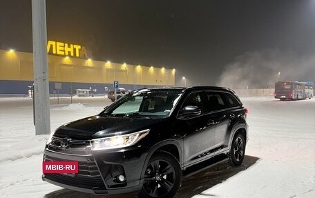 Toyota Highlander III, 2021 год, 4 350 000 рублей, 2 фотография