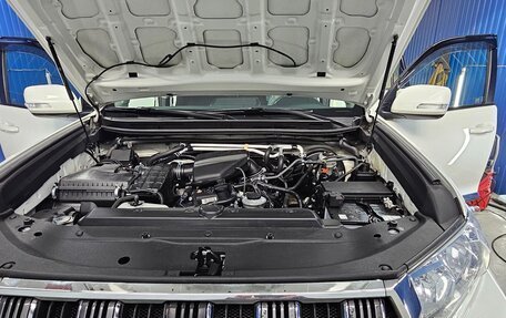 Toyota Land Cruiser Prado 150 рестайлинг 2, 2020 год, 4 500 000 рублей, 9 фотография