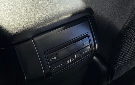 Toyota Land Cruiser Prado 150 рестайлинг 2, 2020 год, 4 500 000 рублей, 16 фотография