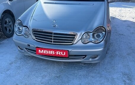 Mercedes-Benz C-Класс, 2004 год, 580 000 рублей, 2 фотография