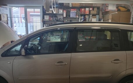 Opel Zafira B, 2006 год, 400 000 рублей, 13 фотография