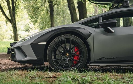 Lamborghini Huracán, 2024 год, 43 250 000 рублей, 5 фотография