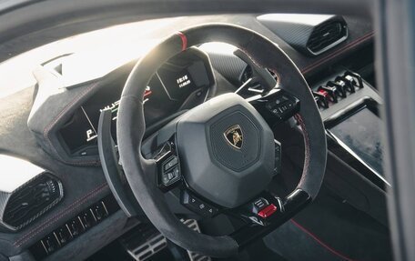 Lamborghini Huracán, 2024 год, 43 250 000 рублей, 9 фотография