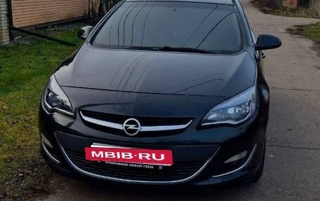 Opel Astra J, 2013 год, 830 000 рублей, 2 фотография