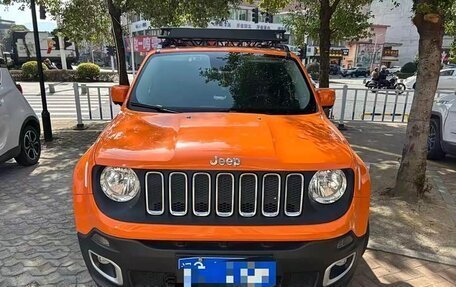 Jeep Renegade I рестайлинг, 2018 год, 1 200 001 рублей, 2 фотография
