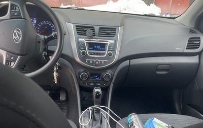 Hyundai Solaris II рестайлинг, 2015 год, 935 000 рублей, 1 фотография