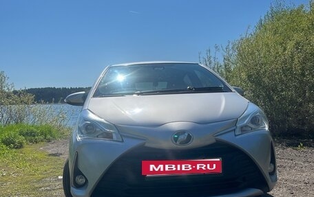 Toyota Vitz, 2019 год, 999 999 рублей, 2 фотография