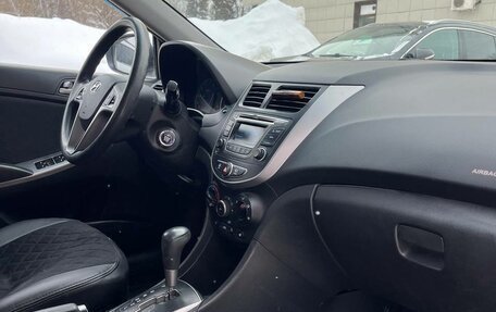 Hyundai Solaris II рестайлинг, 2015 год, 860 000 рублей, 7 фотография