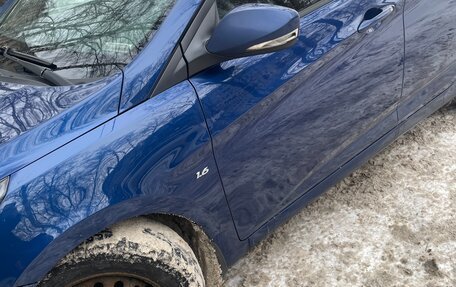 Hyundai Solaris II рестайлинг, 2015 год, 935 000 рублей, 3 фотография