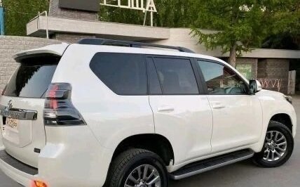 Toyota Land Cruiser Prado 150 рестайлинг 2, 2017 год, 5 100 000 рублей, 3 фотография