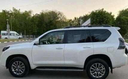 Toyota Land Cruiser Prado 150 рестайлинг 2, 2017 год, 5 100 000 рублей, 4 фотография