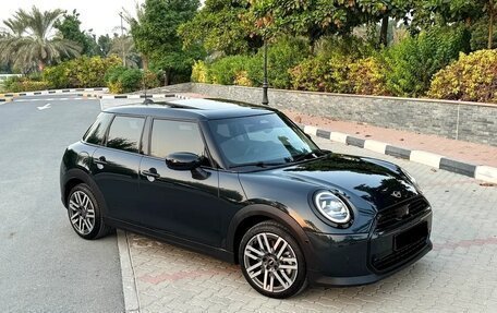 MINI Hatch, 2025 год, 3 740 000 рублей, 5 фотография