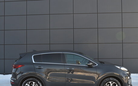 KIA Sportage IV рестайлинг, 2020 год, 2 200 000 рублей, 4 фотография