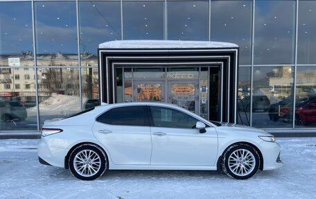 Toyota Camry, 2021 год, 3 650 000 рублей, 3 фотография