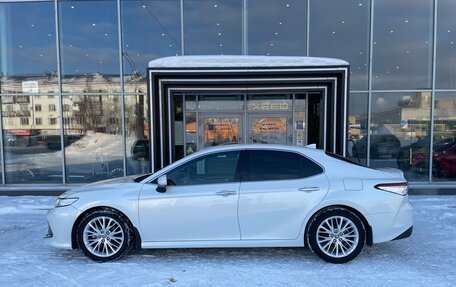 Toyota Camry, 2021 год, 3 650 000 рублей, 4 фотография