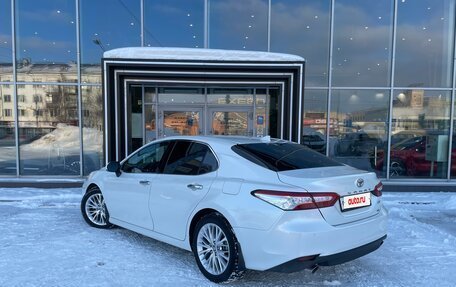 Toyota Camry, 2021 год, 3 650 000 рублей, 6 фотография