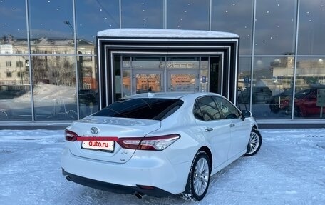 Toyota Camry, 2021 год, 3 650 000 рублей, 5 фотография