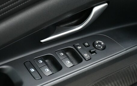 Hyundai Elantra, 2022 год, 2 217 000 рублей, 18 фотография