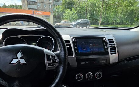 Mitsubishi Outlander III рестайлинг 3, 2008 год, 890 000 рублей, 12 фотография