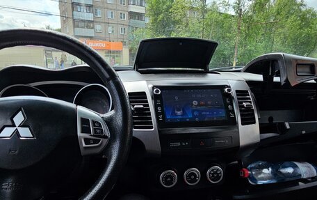 Mitsubishi Outlander III рестайлинг 3, 2008 год, 890 000 рублей, 10 фотография