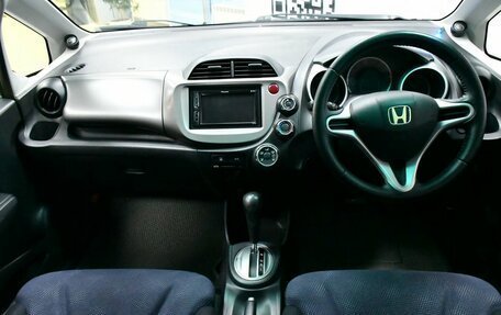 Honda Fit III, 2010 год, 637 000 рублей, 9 фотография