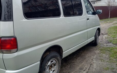 Toyota Regius, 1998 год, 4 фотография