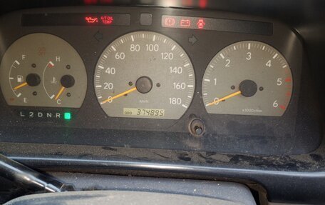 Toyota Regius, 1998 год, 9 фотография