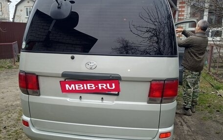 Toyota Regius, 1998 год, 2 фотография