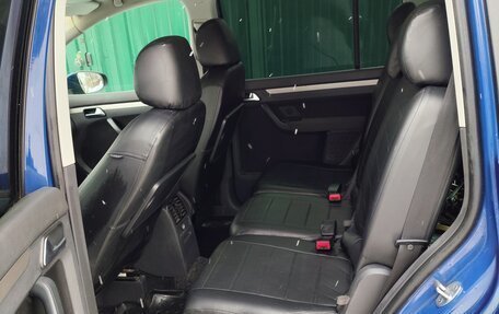 Volkswagen Touran III, 2010 год, 950 000 рублей, 5 фотография