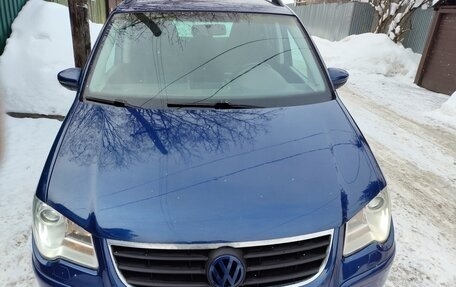 Volkswagen Touran III, 2010 год, 950 000 рублей, 12 фотография