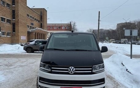 Volkswagen Caravelle T6 рестайлинг, 2018 год, 3 650 000 рублей, 1 фотография