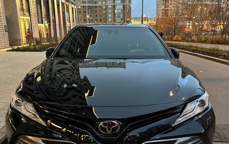 Toyota Camry, 2019 год, 3 385 000 рублей, 2 фотография