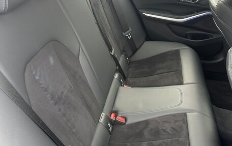 BMW 3 серия, 2019 год, 3 900 000 рублей, 16 фотография