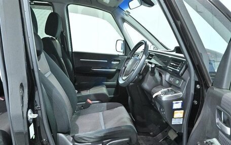 Honda Stepwgn IV, 2016 год, 1 590 000 рублей, 11 фотография