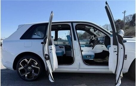 Rolls-Royce Cullinan, 2024 год, 55 250 000 рублей, 6 фотография