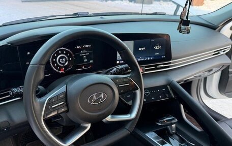 Hyundai Elantra, 2021 год, 1 650 000 рублей, 4 фотография