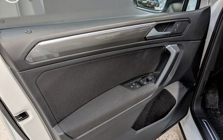 Volkswagen Tiguan II, 2020 год, 2 725 000 рублей, 19 фотография