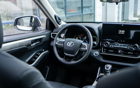 Toyota Highlander, 2025 год, 5 190 000 рублей, 21 фотография