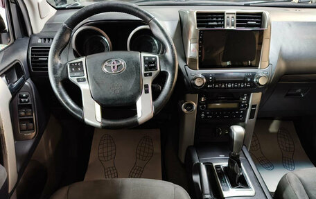 Toyota Land Cruiser Prado 150 рестайлинг 2, 2012 год, 2 620 000 рублей, 11 фотография