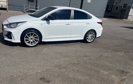 Hyundai Solaris II рестайлинг, 2018 год, 815 000 рублей, 1 фотография