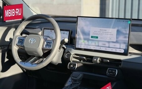 Toyota RAV4, 2026 год, 4 610 000 рублей, 9 фотография