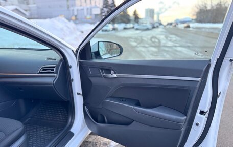 Hyundai Elantra VI рестайлинг, 2019 год, 1 630 000 рублей, 10 фотография