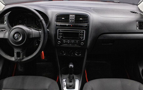 Volkswagen Polo VI (EU Market), 2013 год, 899 000 рублей, 5 фотография