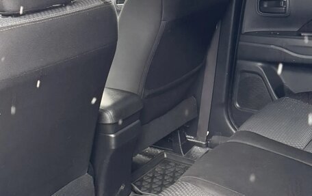 Mitsubishi Outlander III рестайлинг 3, 2016 год, 1 600 000 рублей, 17 фотография