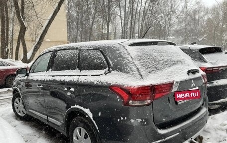 Mitsubishi Outlander III рестайлинг 3, 2016 год, 1 600 000 рублей, 4 фотография