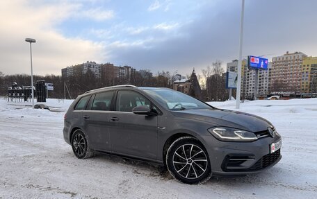 Volkswagen Golf VII, 2018 год, 1 549 000 рублей, 2 фотография