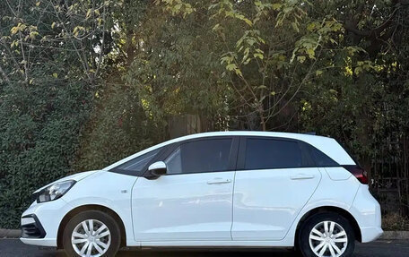 Honda Fit, 2022 год, 1 290 000 рублей, 2 фотография