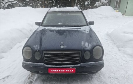 Mercedes-Benz E-Класс, 1996 год, 450 000 рублей, 1 фотография