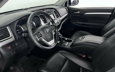 Toyota Highlander III, 2014 год, 3 150 000 рублей, 10 фотография