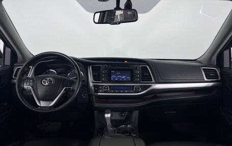 Toyota Highlander III, 2014 год, 3 150 000 рублей, 14 фотография